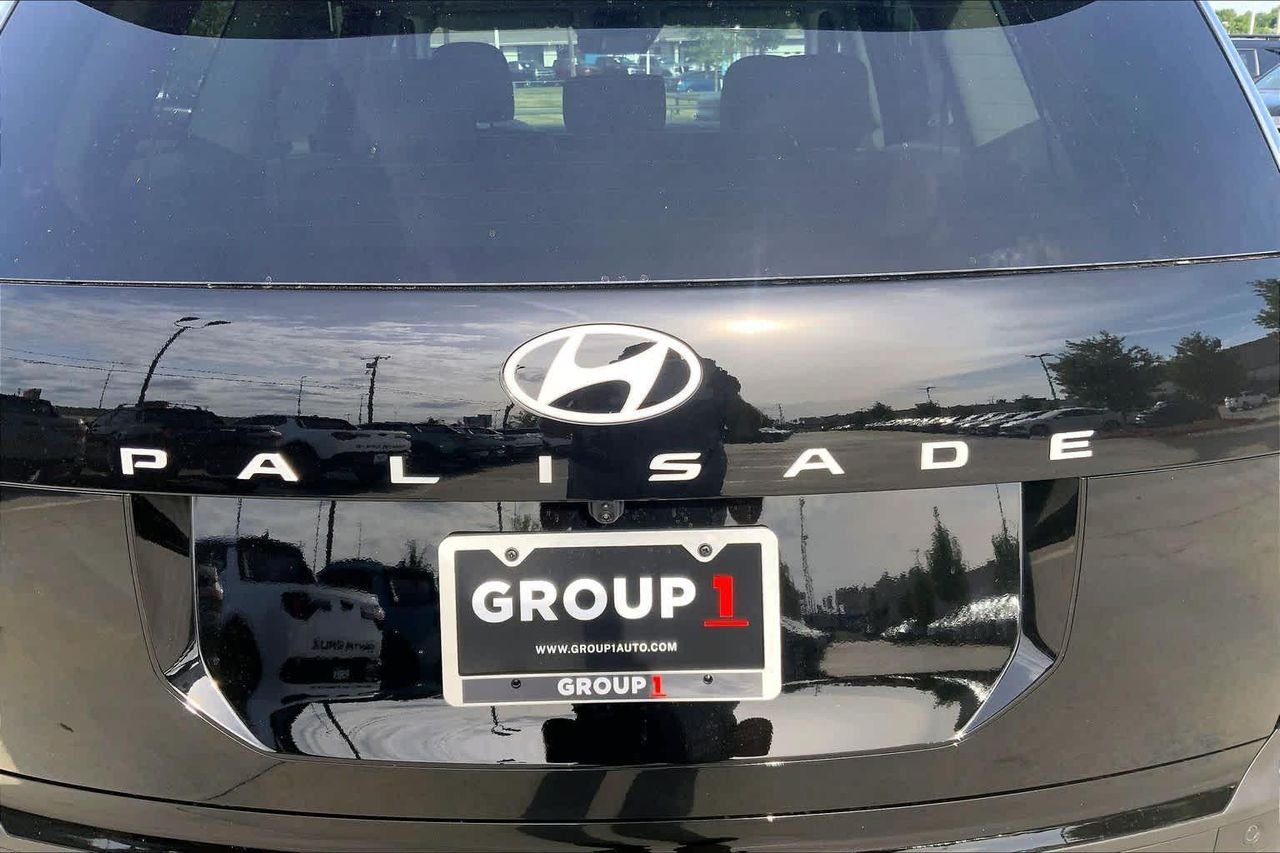 New 2026 Abyss Black Pearl Hyundai SE FWD image 15