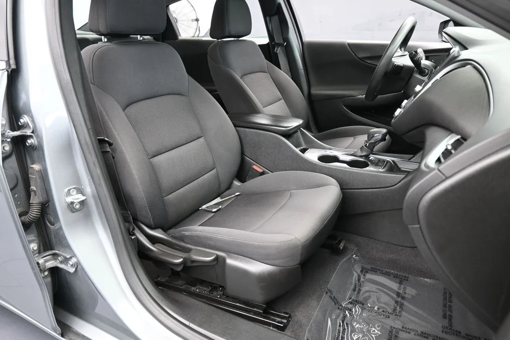 Used 2024 Sterling Gray Metallic Chevrolet LT image 44