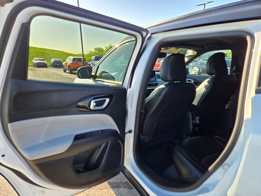 Used 2023 White Jeep Limited image 26