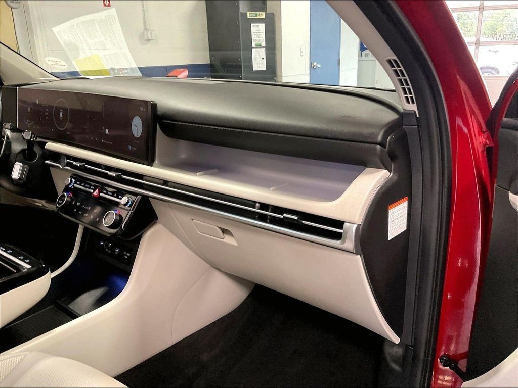 Certified Used 2025 Red Hyundai SEL Convenience image 13