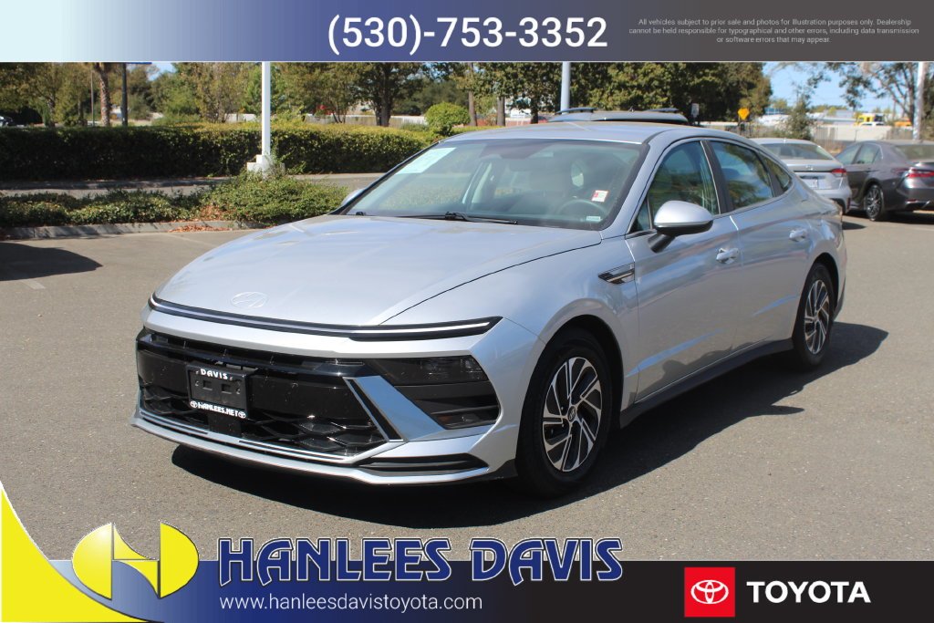 Used 2026 Silver Hyundai Blue image 3