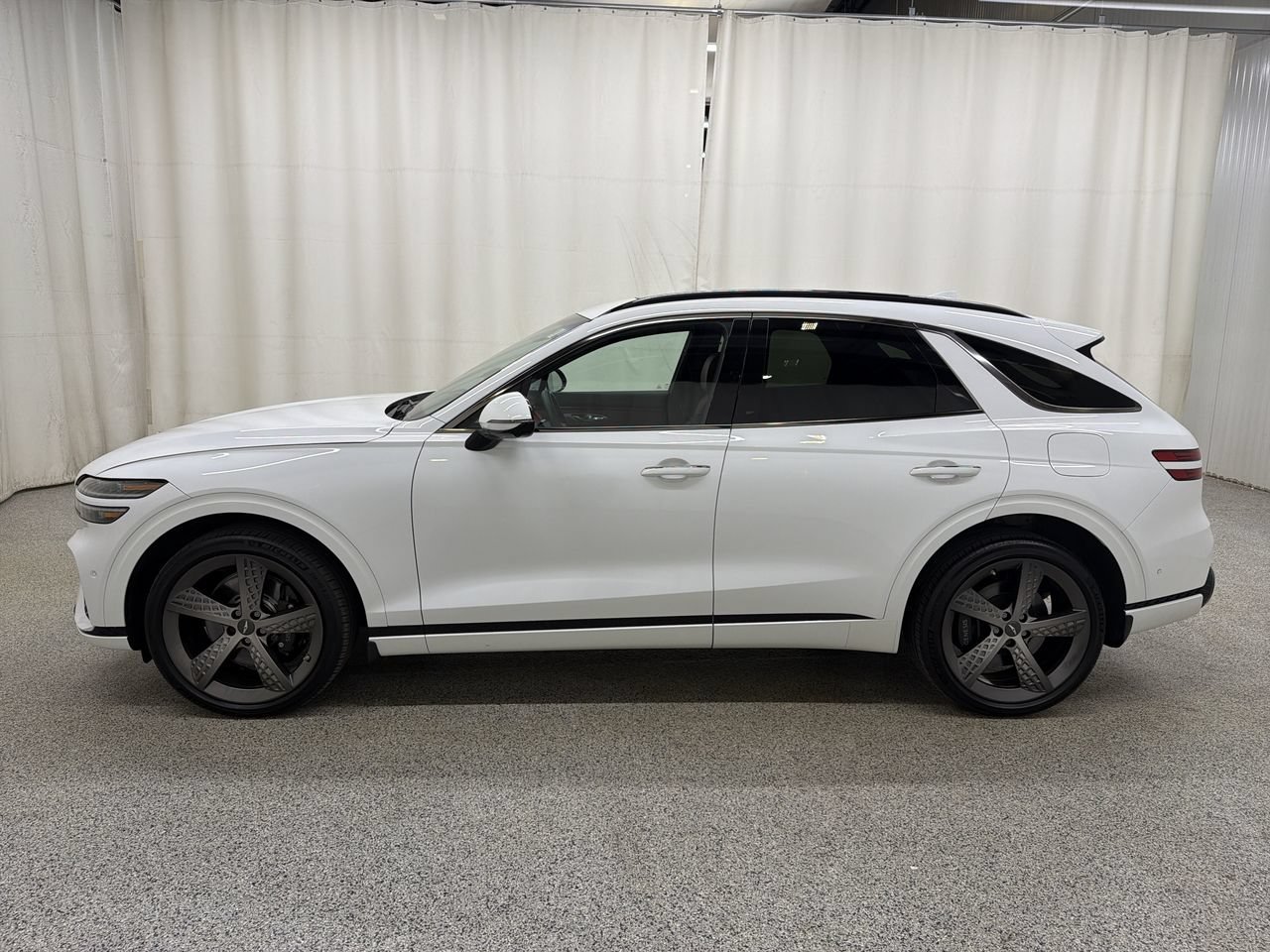 Certified Used 2024 Alta White Genesis 2.5T Sport Prestige image 6