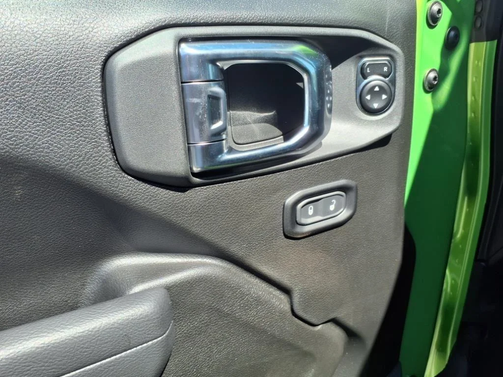 New 2025 Mojito Clear-Coat Exterior Paint Jeep Sport S image 5