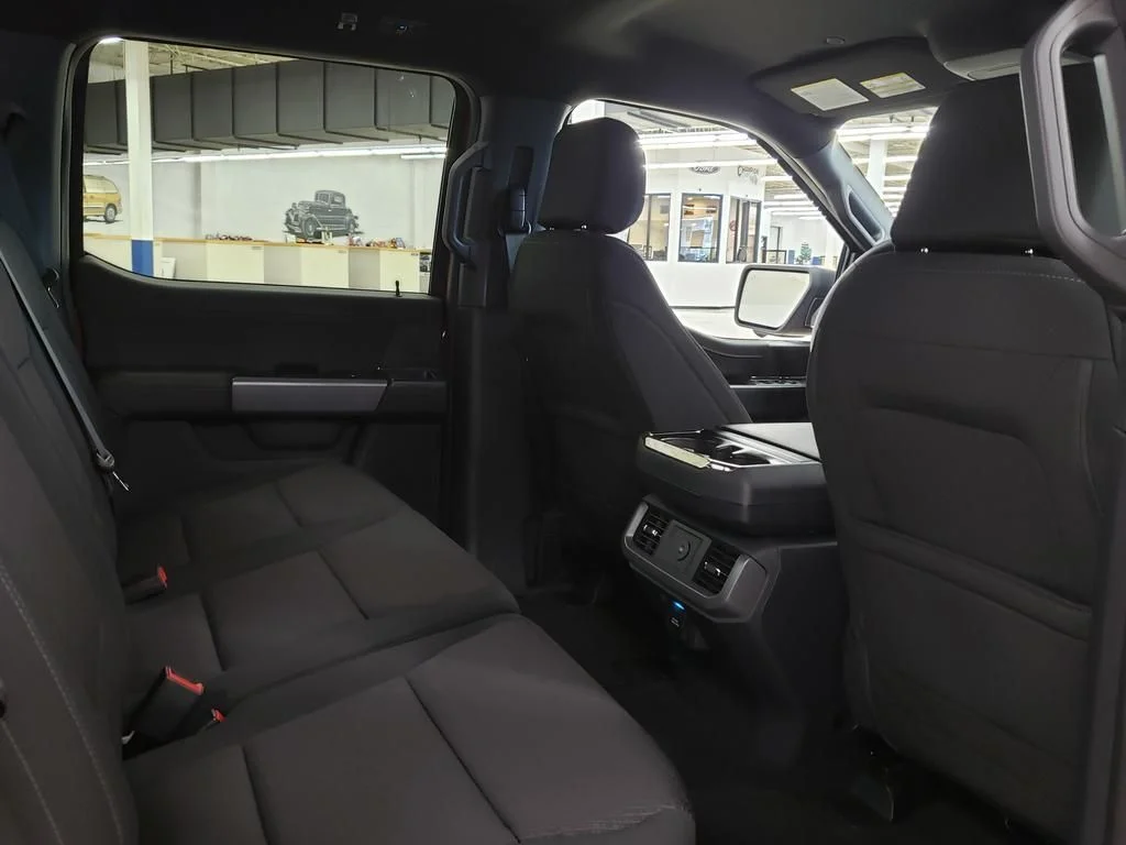 New 2026 Ruby Red Metallic Tinted Clearcoat Ford XLT image 16