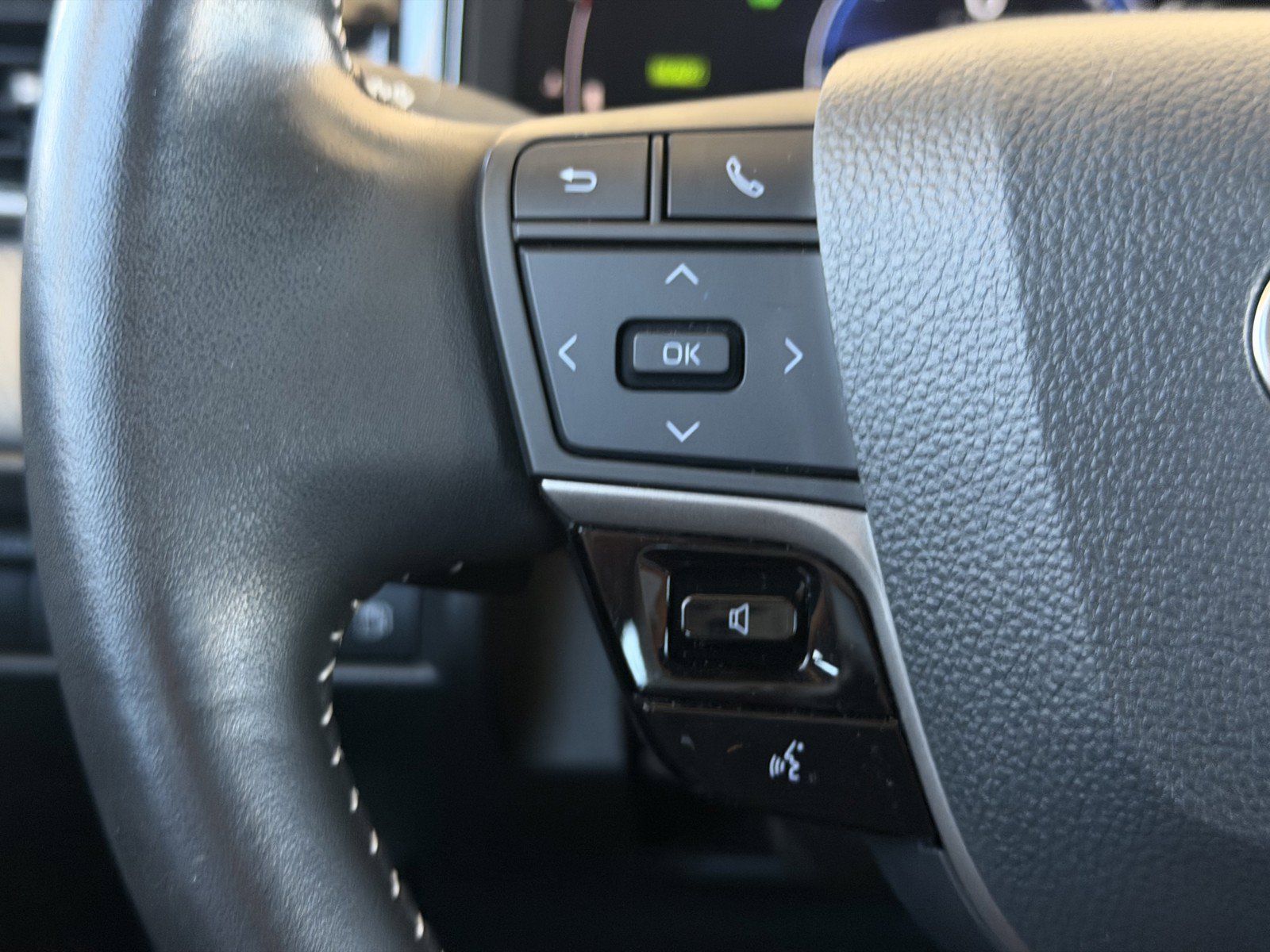 Used 2025 Ocean Gem Toyota SE image 17