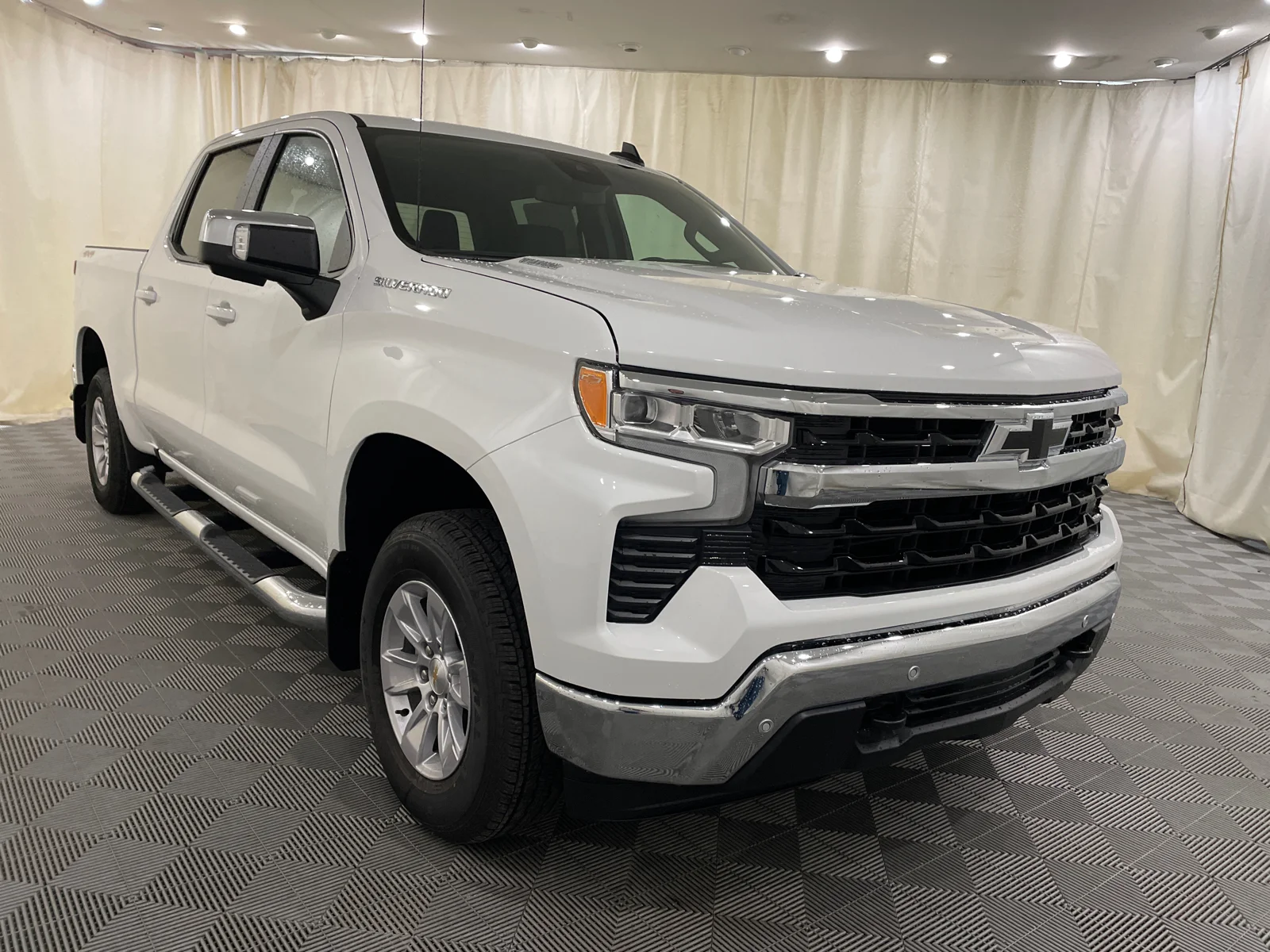 2026 Chevrolet Silverado 1500 LT - Photo 3