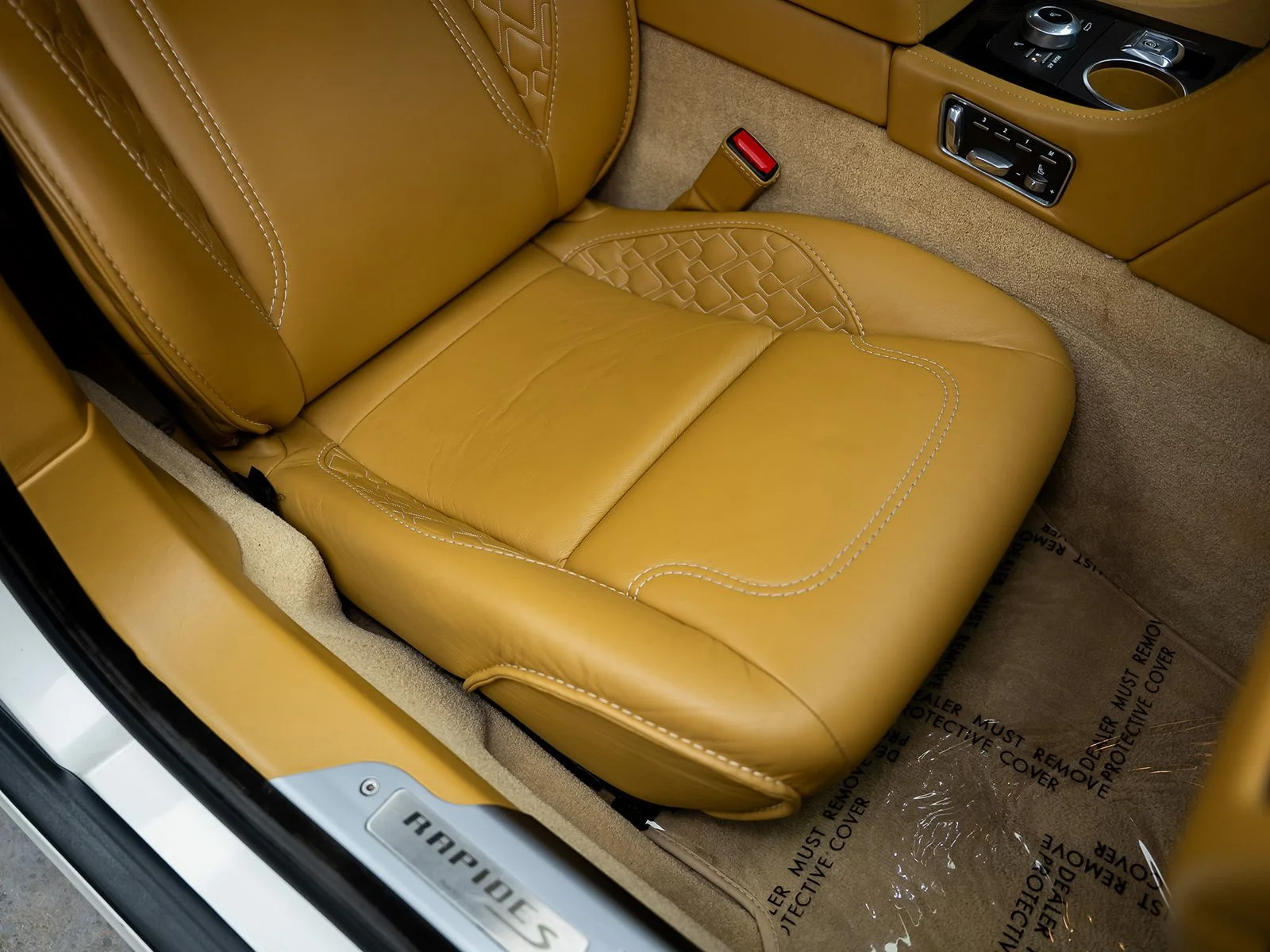 Used 2015 White Aston Martin Base image 35