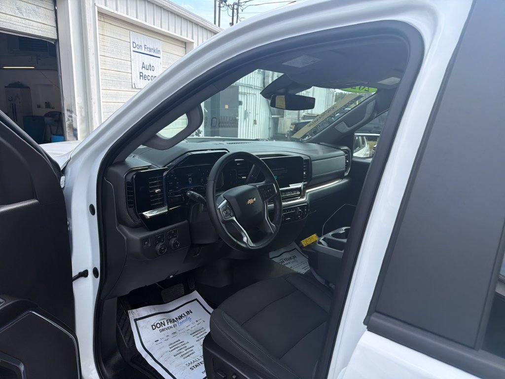Used 2024 White Chevrolet LT image 15