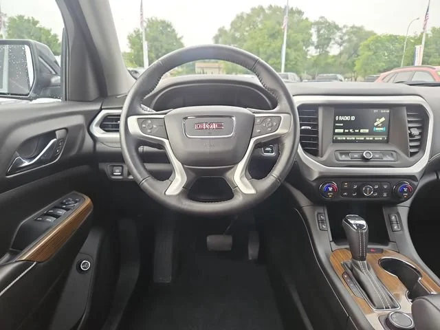 Used 2017 DARK SAPPHIRE BLUE METALLIC GMC SLE image 14