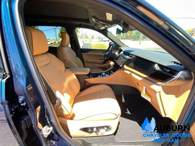New 2026 Fathom Blue Pearl-Coat Exterior Paint Jeep Summit image 17