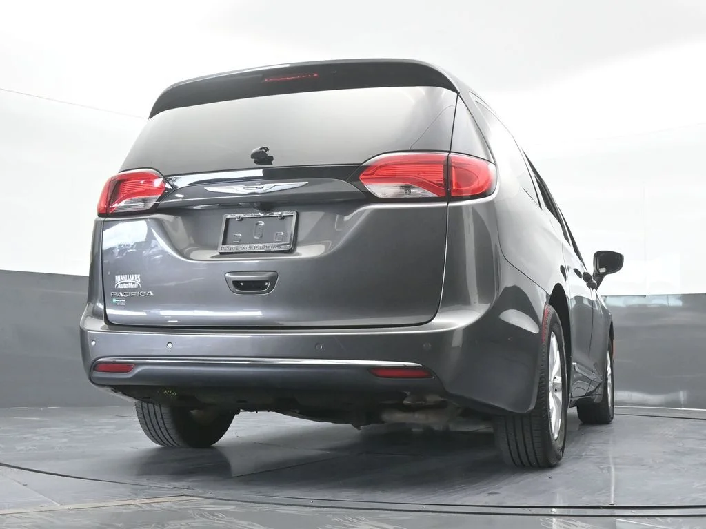 Used 2019 Granite Crystal Metallic Clearcoat Chrysler Touring L image 63