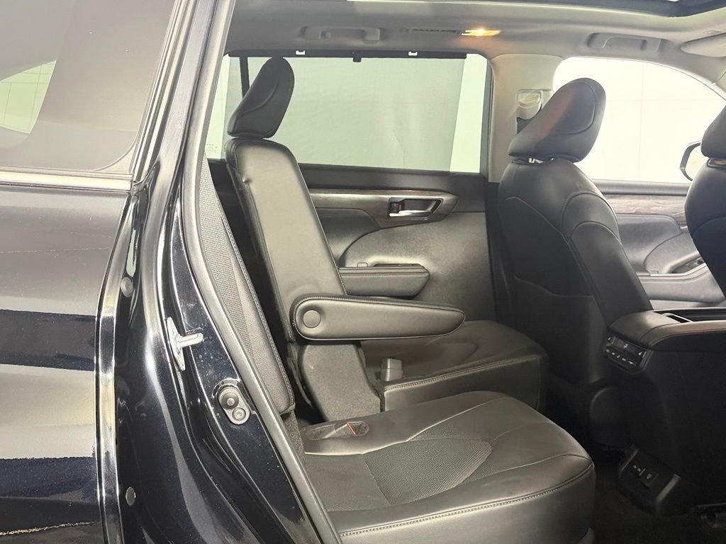 2024 Toyota Highlander Platinum - Photo 25