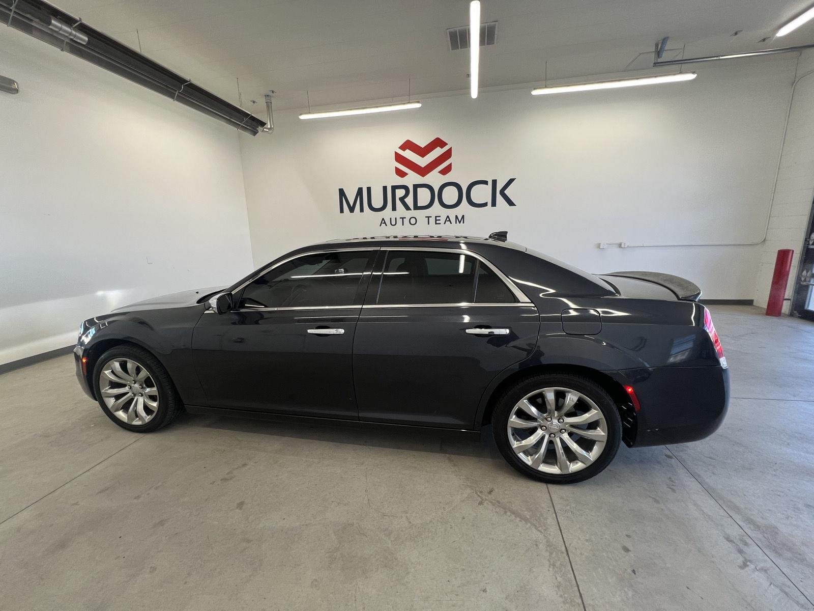 2016 Chrysler 300 C - Photo 8