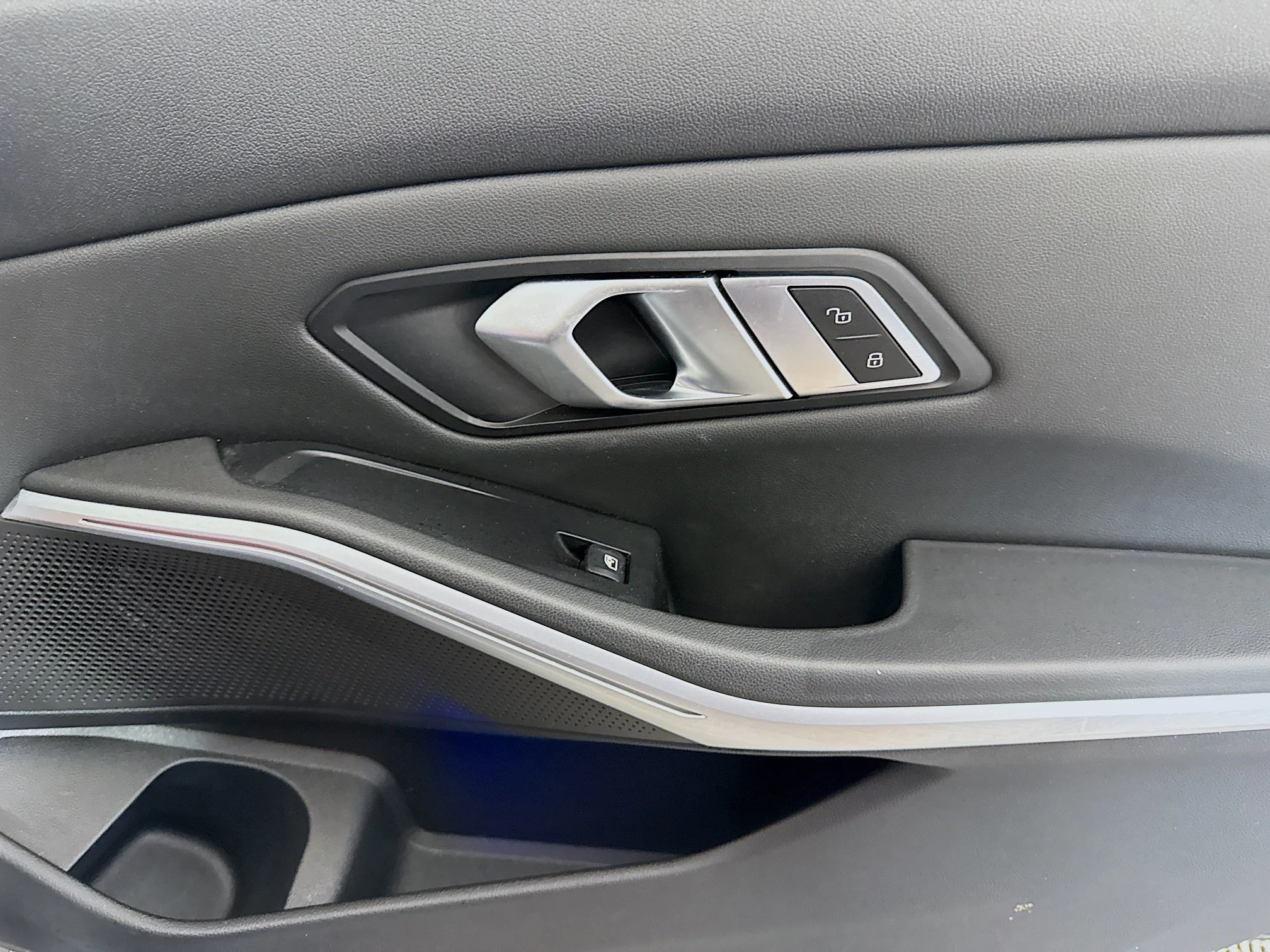 Used 2019 Black Sapphire Metallic BMW 330i image 27
