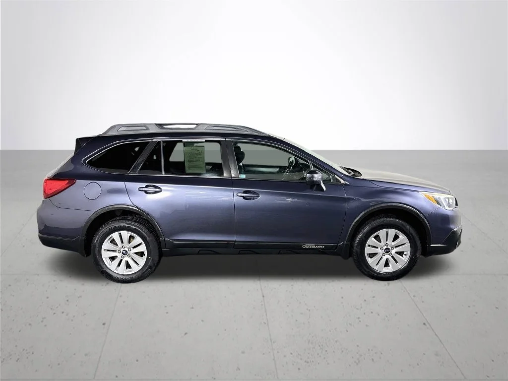 Used 2017 Gray Subaru 2.5i Premium image 5