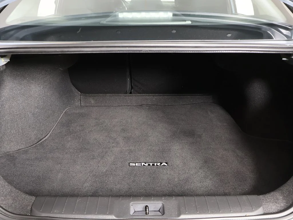 Used 2024 Gray Metallic Nissan SR image 18