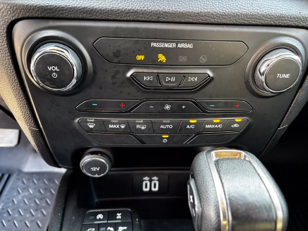 Used 2021 Black Ford XLT image 28