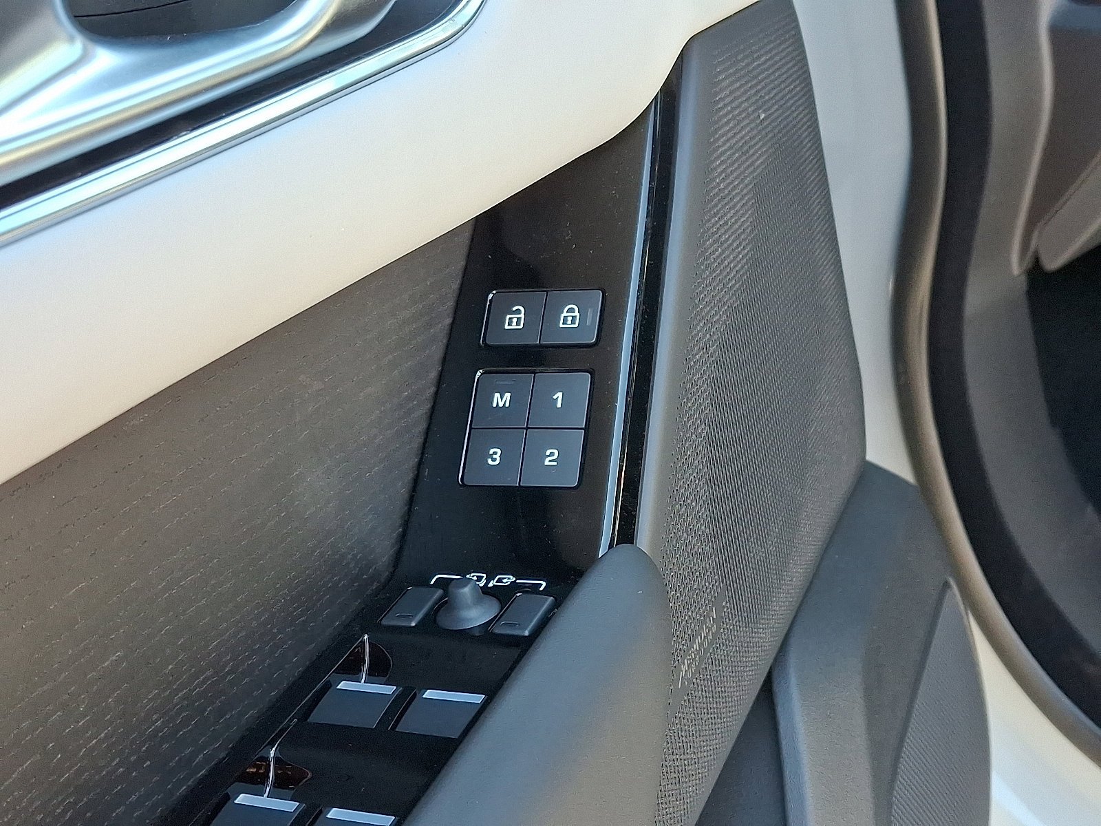 2026 Land Rover Range Rover Velar Autobiography - Photo 26