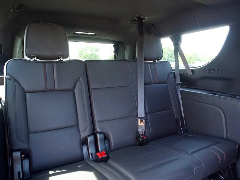 2023 Chevrolet Suburban RST - Photo 35