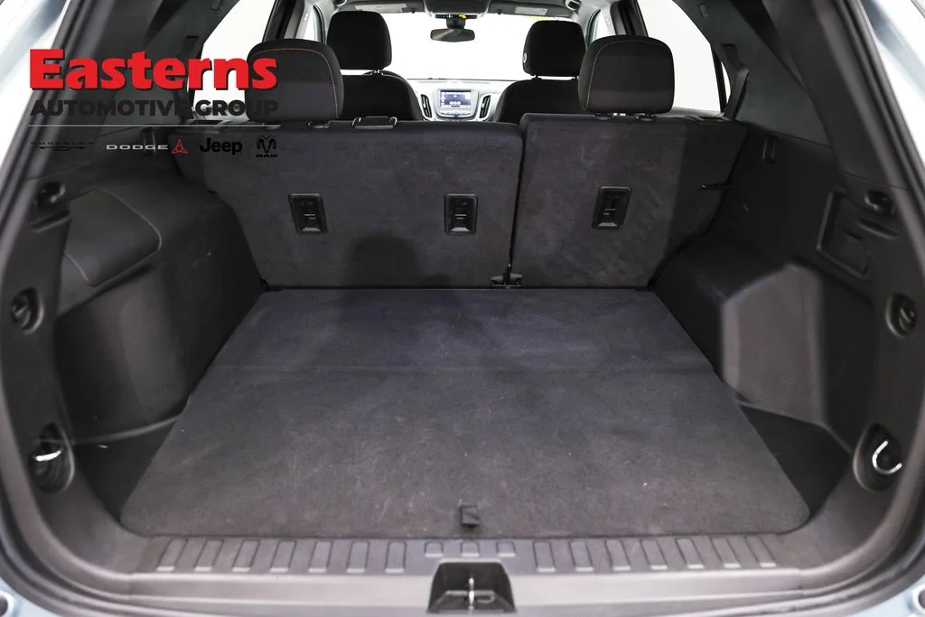 Used 2022 Blue Chevrolet LT image 10