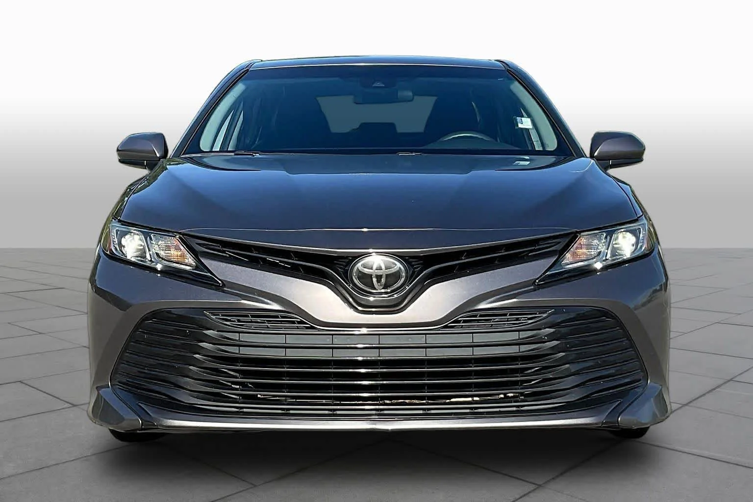 Used 2018 Predawn Gray Mica Toyota LE image 4