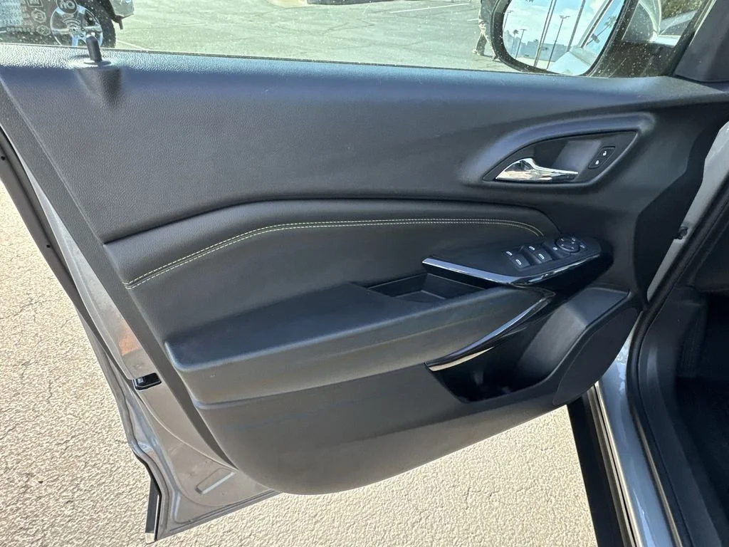 Used 2025 Gray Chevrolet LT image 21