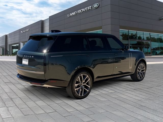 New 2026 Belgravia Green Land Rover SE image 5