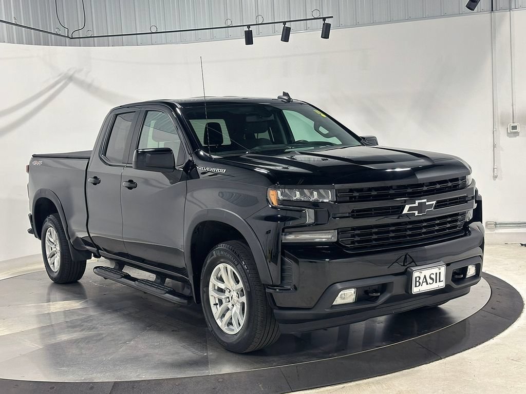 Used 2019 BLACK Chevrolet RST image 40