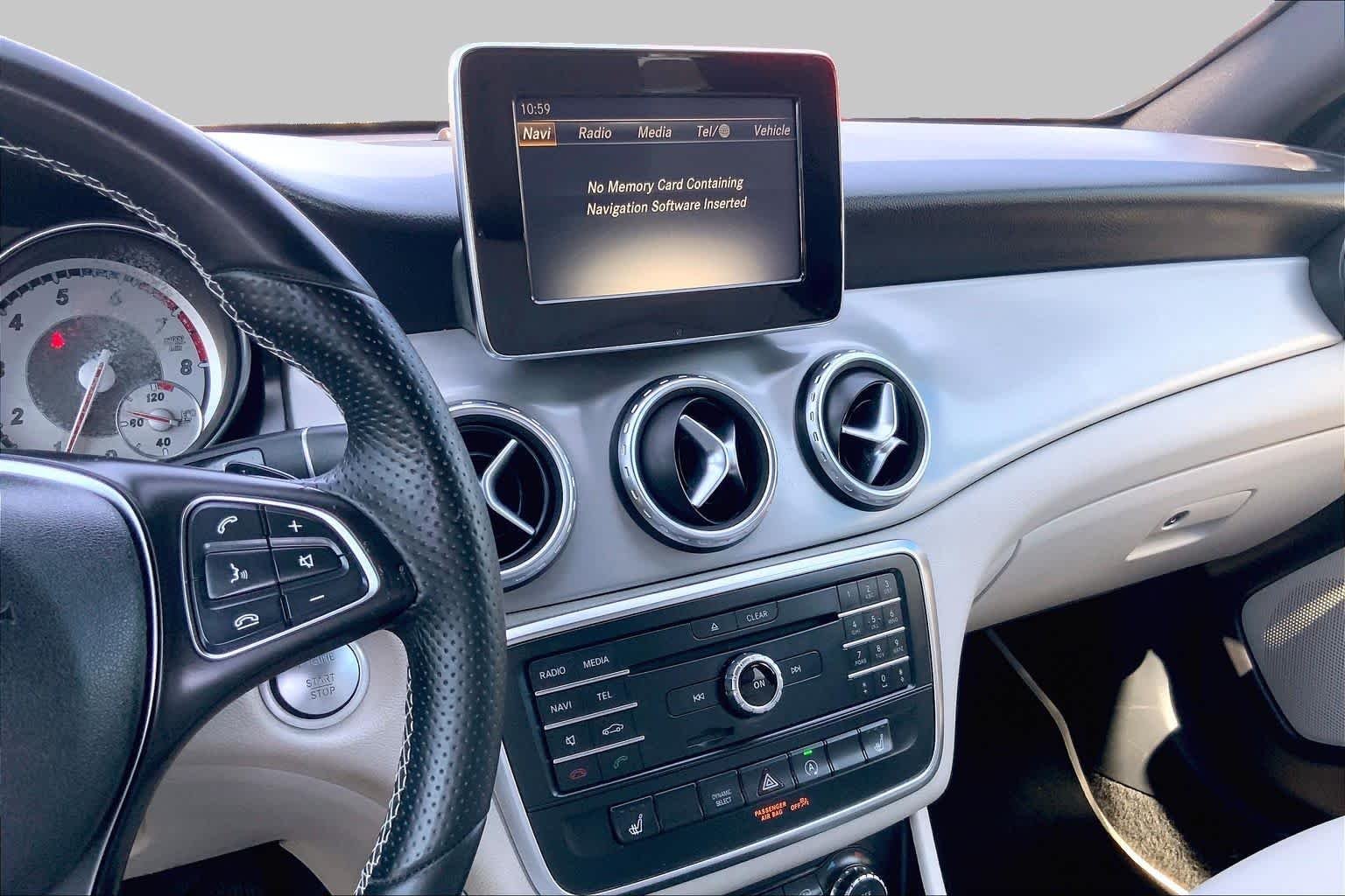 Used 2016 Mountain Gray Metallic Mercedes-Benz GLA 250 image 7