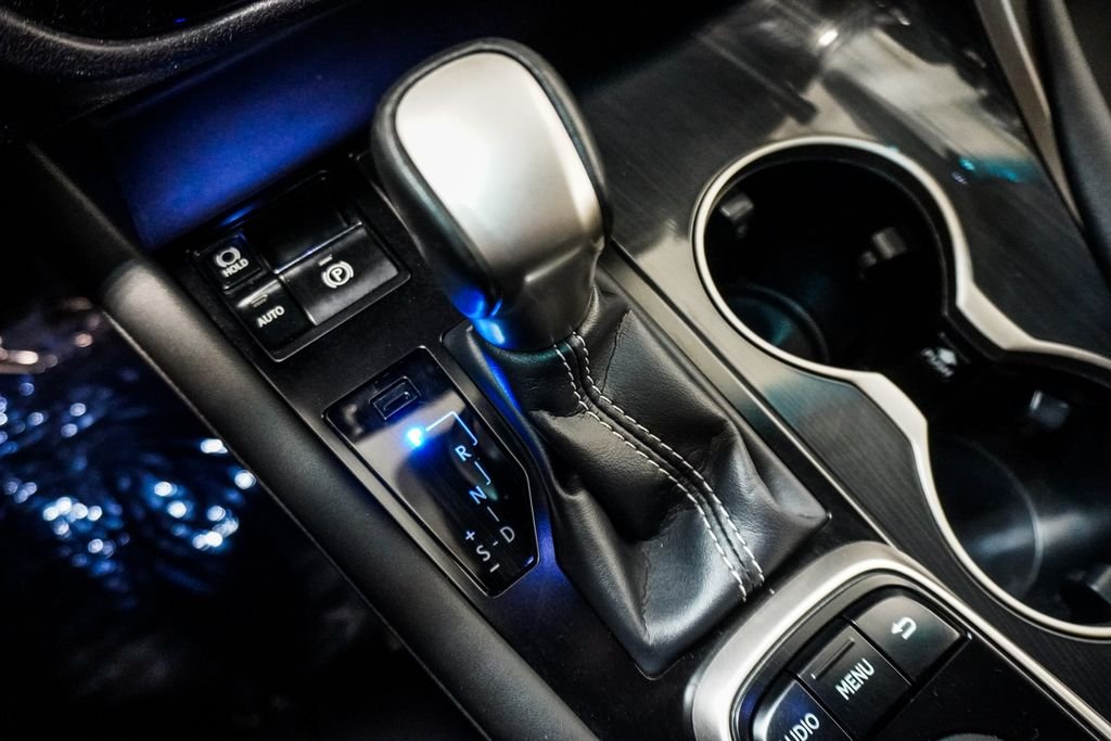 Used 2019 Silver Lexus 350 image 24