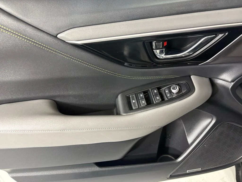 Used 2025 Crystal White Pearl Subaru Onyx Edition image 19