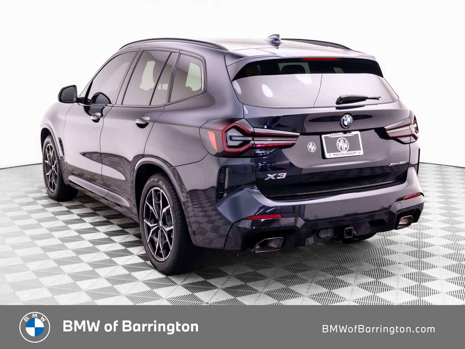Used 2023 Carbon Black Metallic BMW xDrive30i image 3