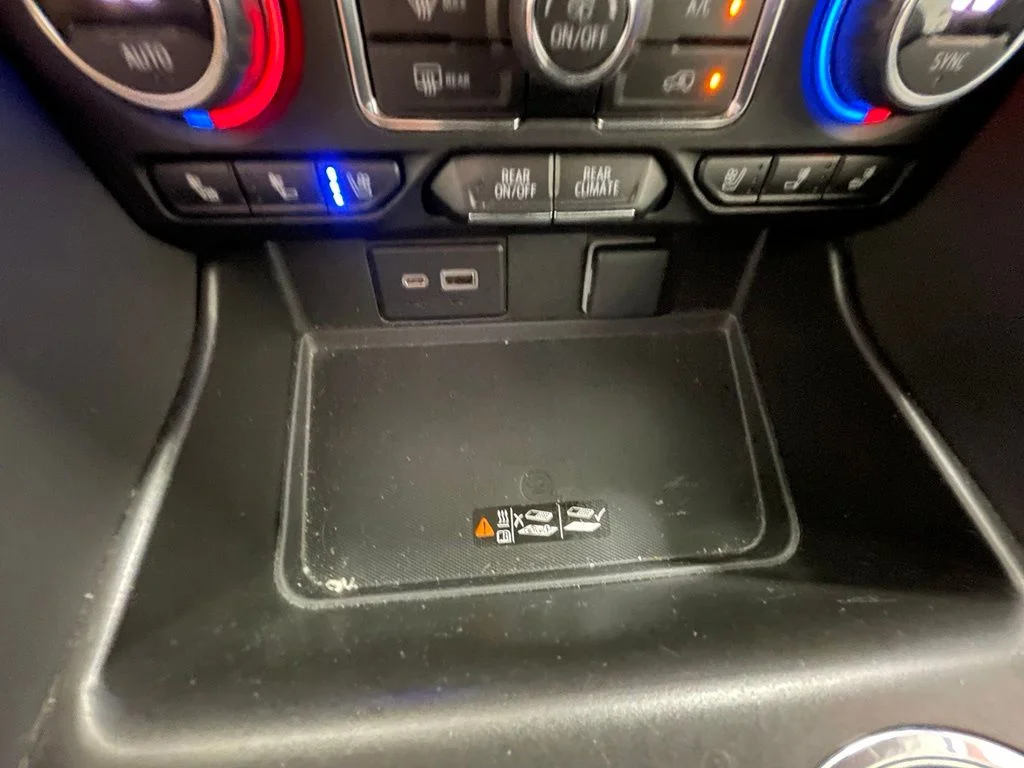 Used 2023 Black Chevrolet High Country image 28