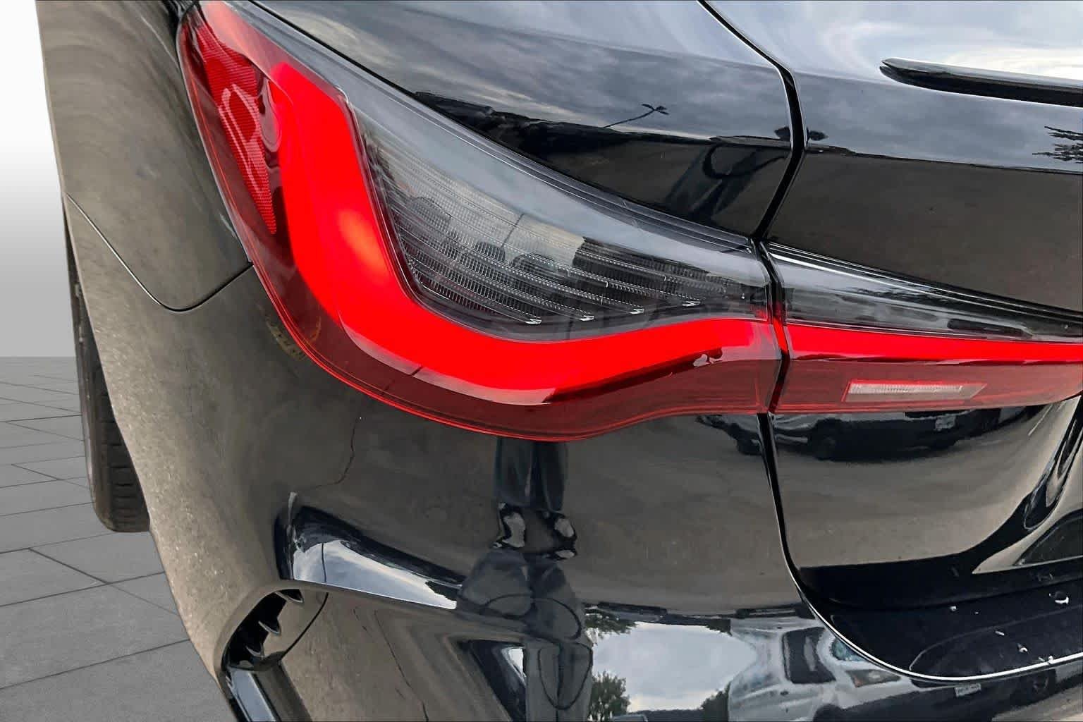 Used 2024 Black Sapphire Metallic BMW M440i image 28