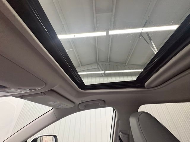 Used 2025 Beige Toyota XLE Premium image 36