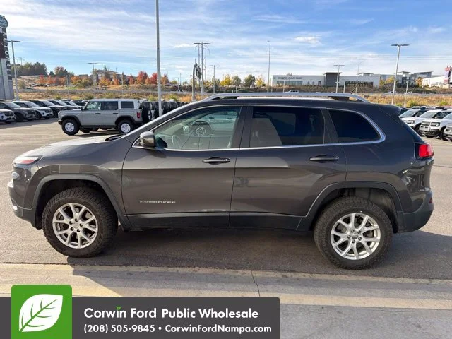 Used 2015 Gray Jeep Latitude image 6