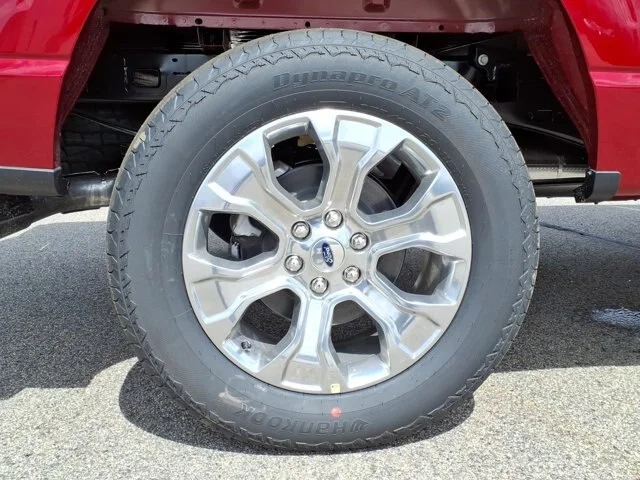 New 2026 Ruby Red Metallic Tinted Clearcoat Ford Platinum image 29