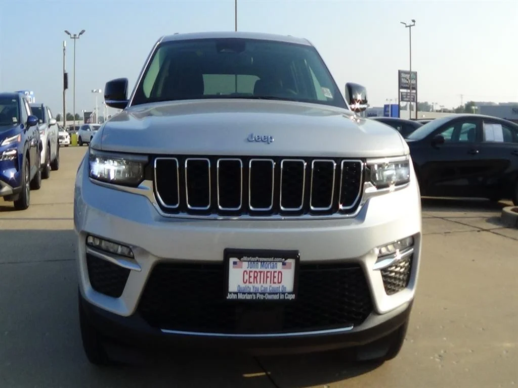Used 2023 Silver Zynith Clear Coat (pse) Jeep 4xe image 3