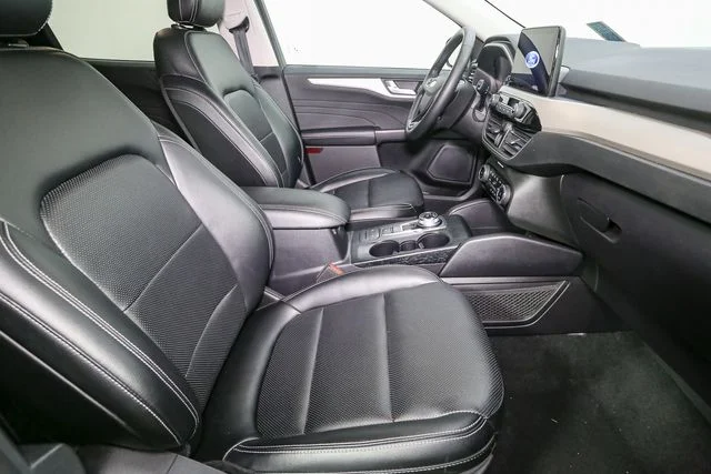 Used 2022 Blue Ford SEL image 17
