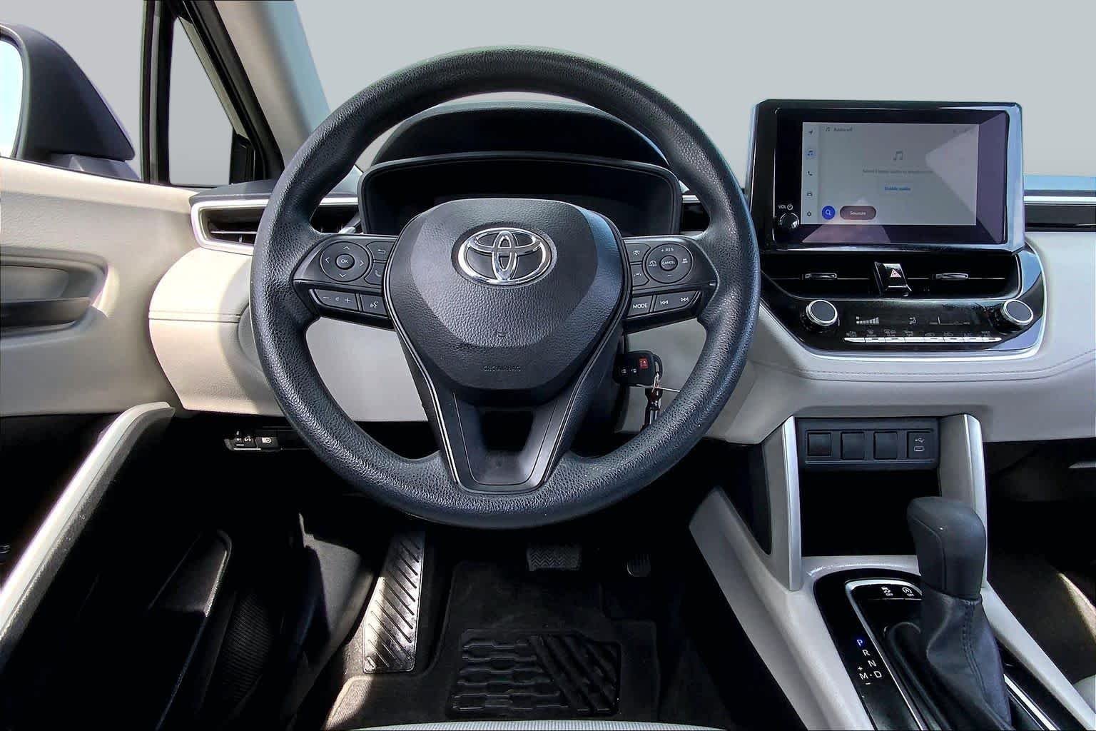 Used 2025 Jet Black Toyota L image 6