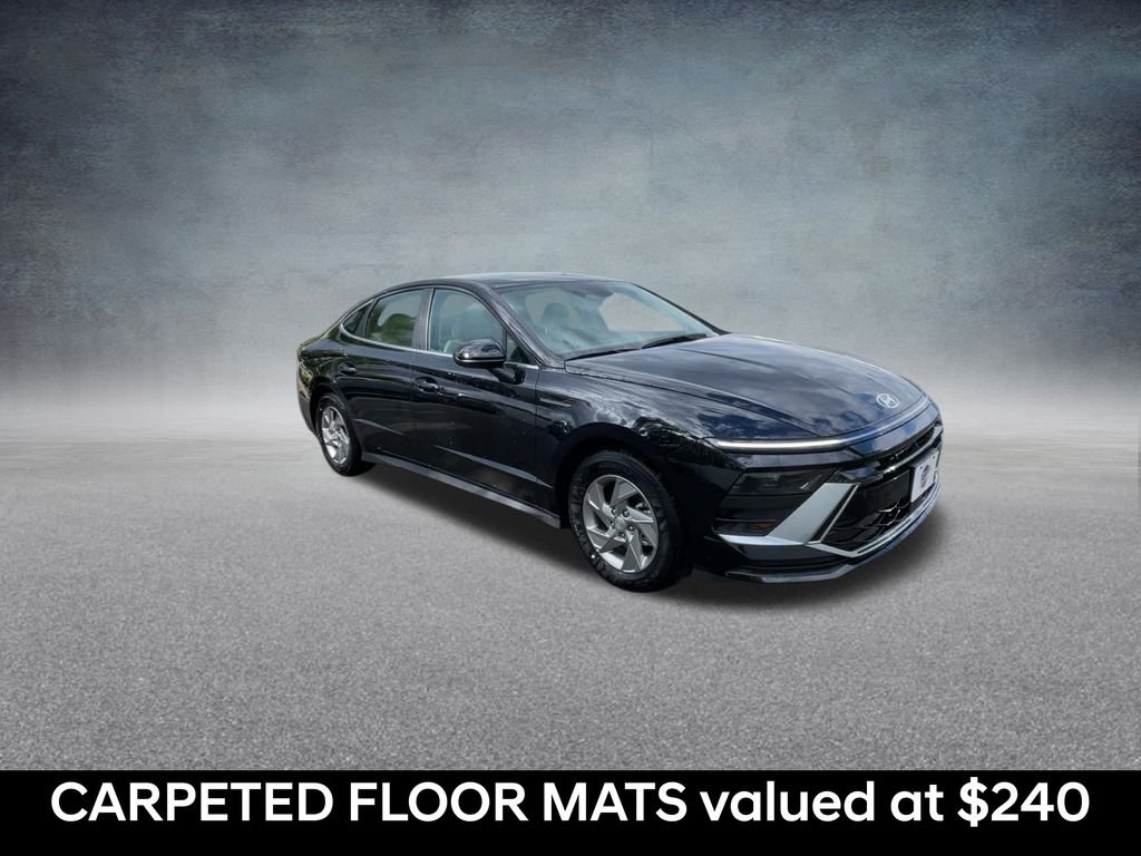 Certified Used 2026 Abyss Black Hyundai SE image 2