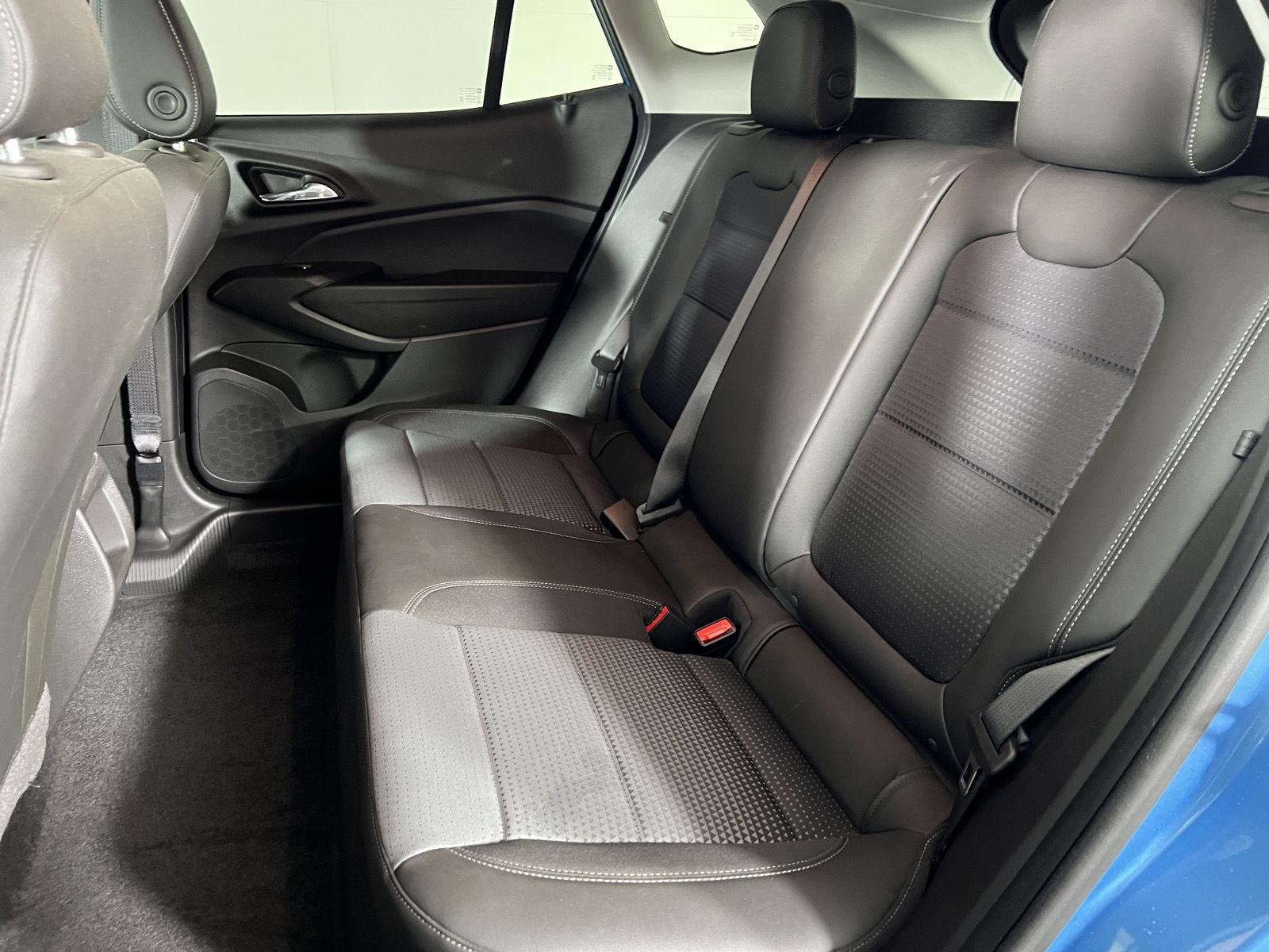 Used 2025 Marina Blue Metallic Chevrolet LT image 21