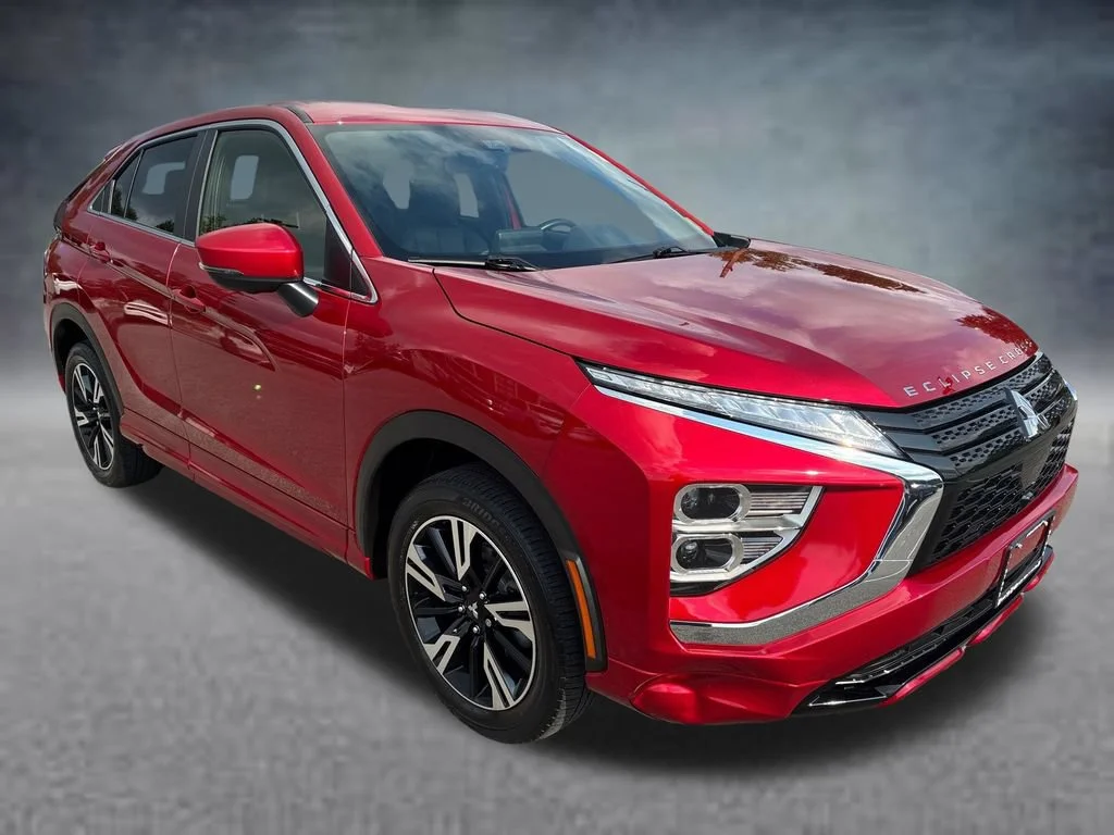 Used 2024  Mitsubishi SE image 7