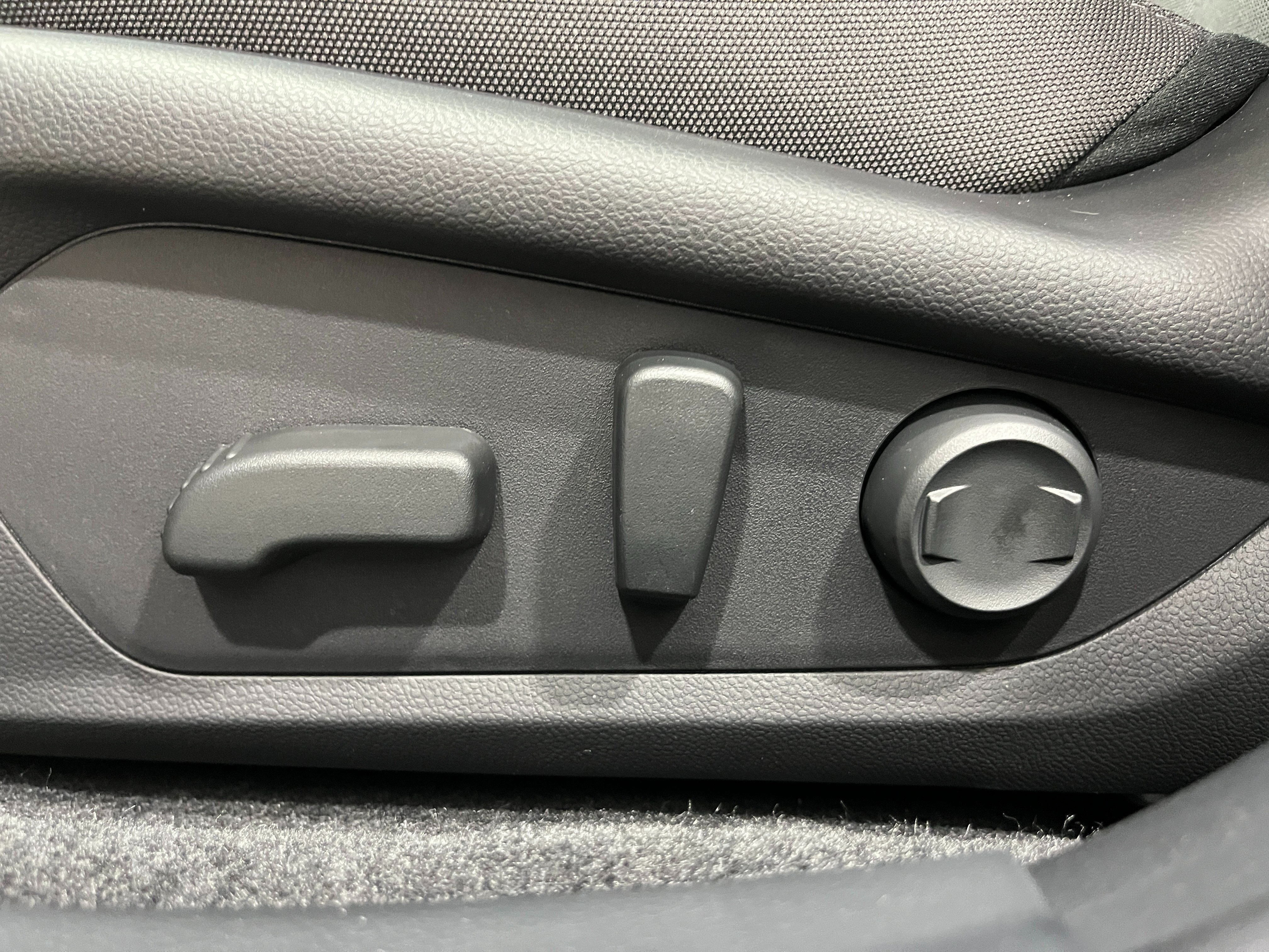 New 2026 MAGNETITE GRAY PEARL Subaru Premium image 12