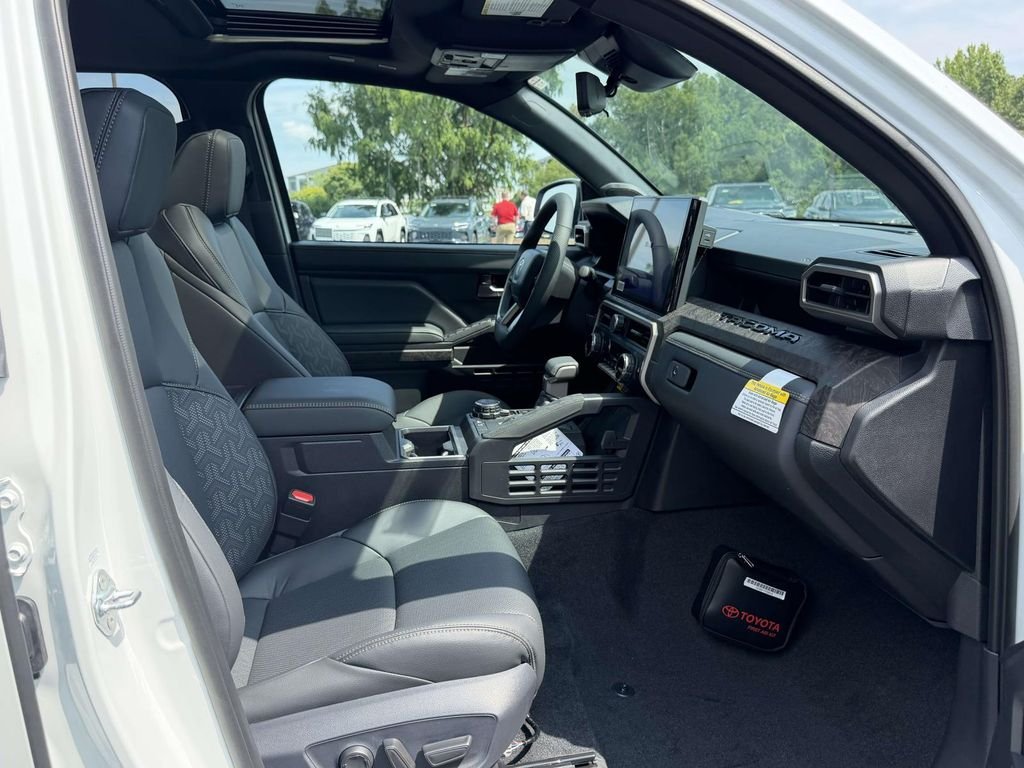 New 2026 Wind Chill Pearl <sup>1</sup> Toyota Tacoma Limited image 11