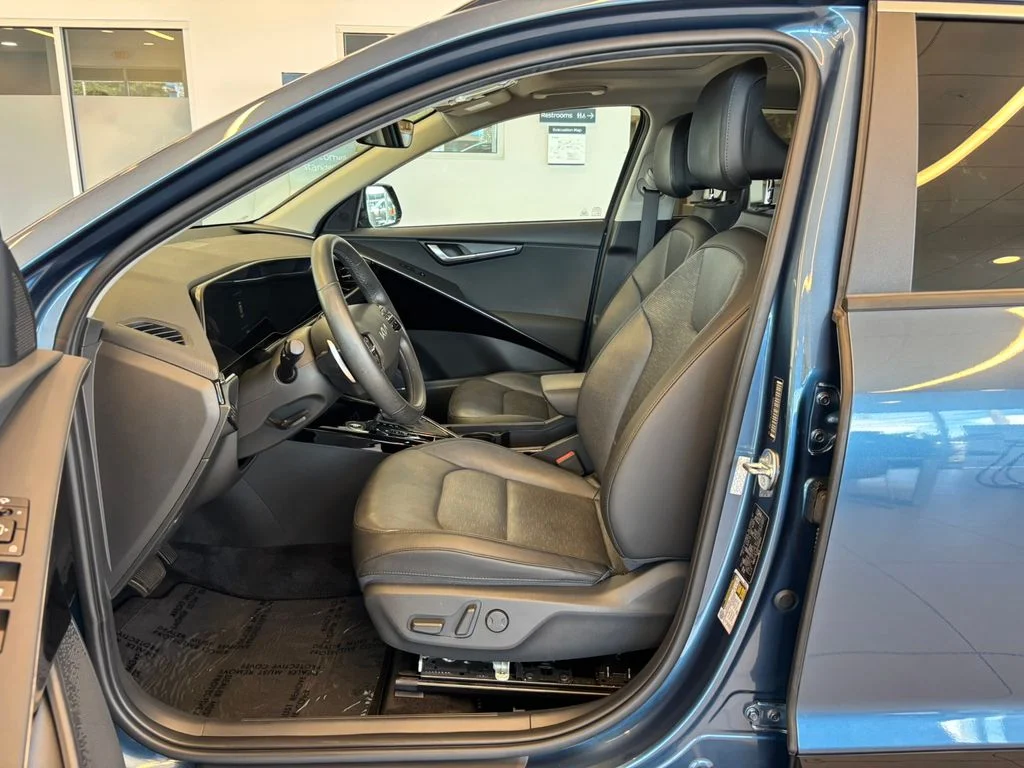 Used 2023 Blue Kia SX image 15