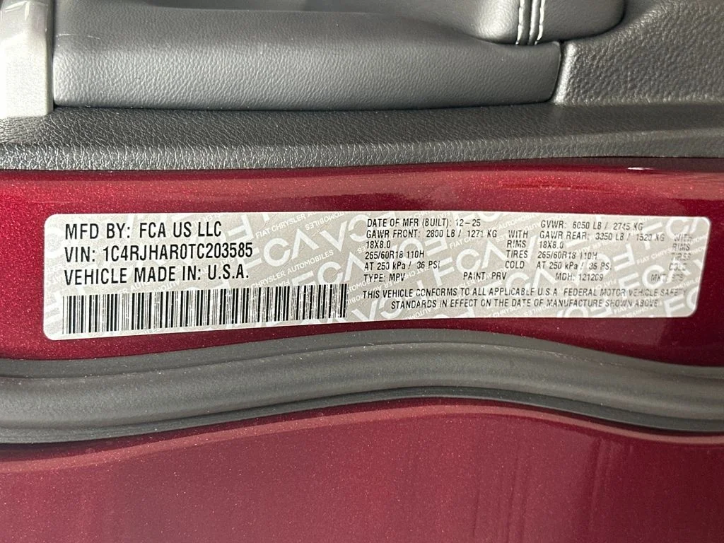 New 2026 Velvet Red Pearl-Coat Exterior Paint Jeep Altitude image 13