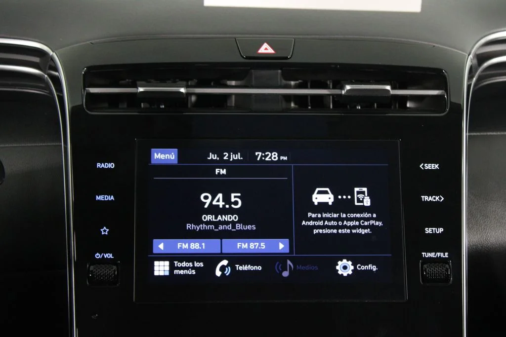 Used 2024 Black Hyundai SE image 9