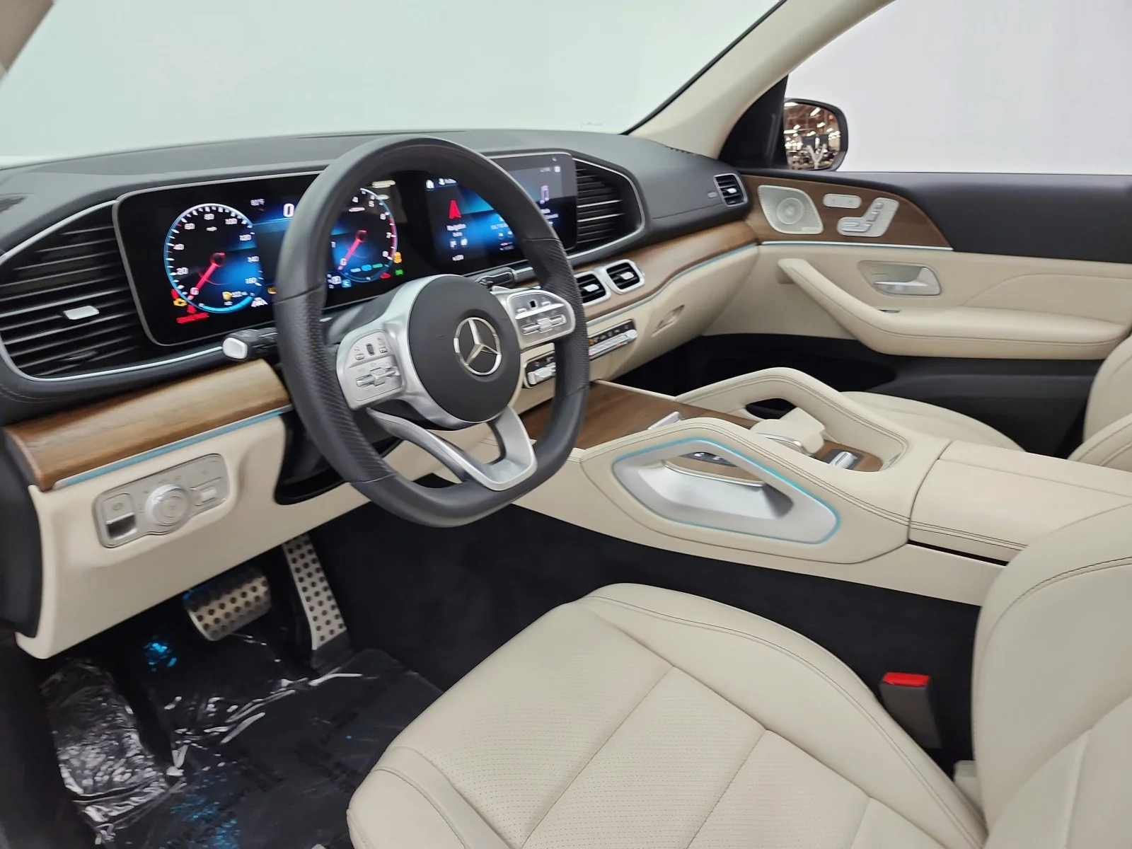 Certified Used 2022 MANUFAKTUR Diamond White Bright Mercedes-Benz GLS 450 4MATIC® SUV image 12