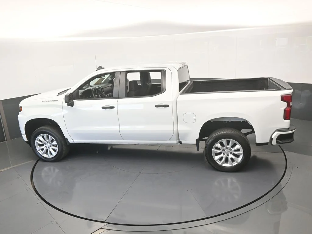 Used 2022 Summit White Chevrolet Custom image 48